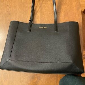 Michael Kors Elegant Black Tote